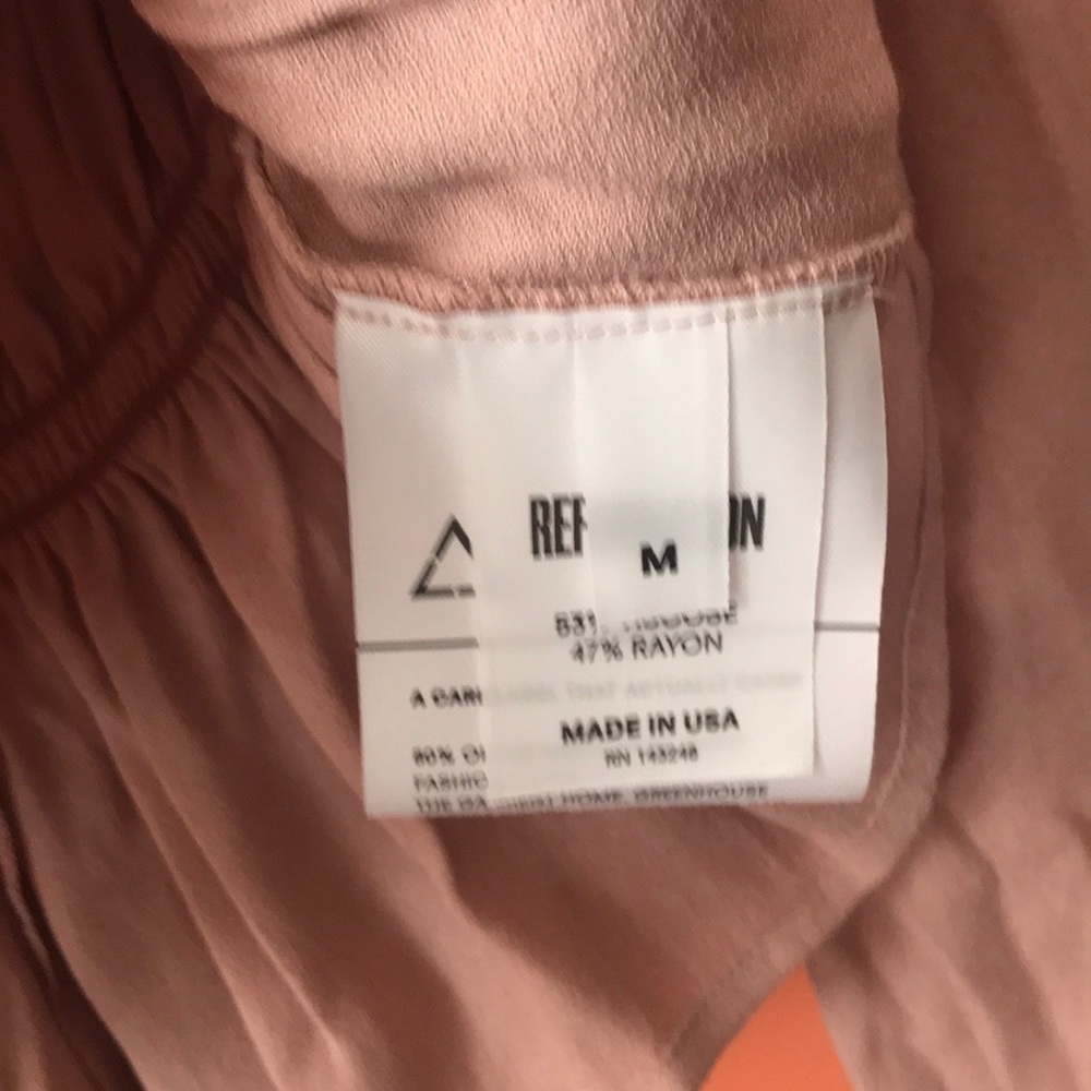 Reformation 3/4 sleeve top - Picture 2 of 3